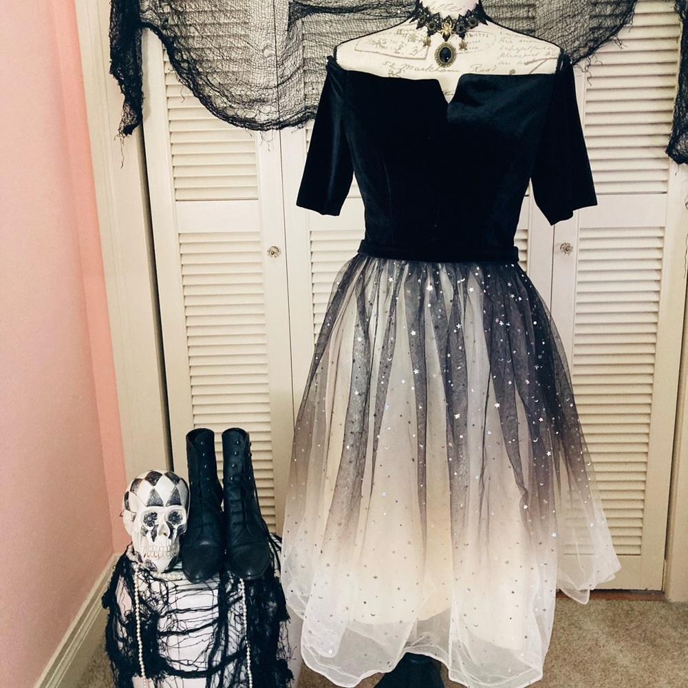 Beautiful Gothic Fairytale Princess Off Shoulder Dress
